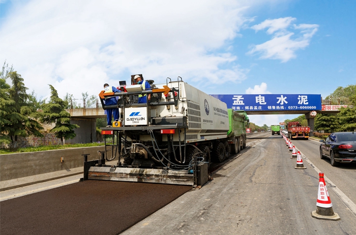 瀝青混凝土路面改性鋪裝技術